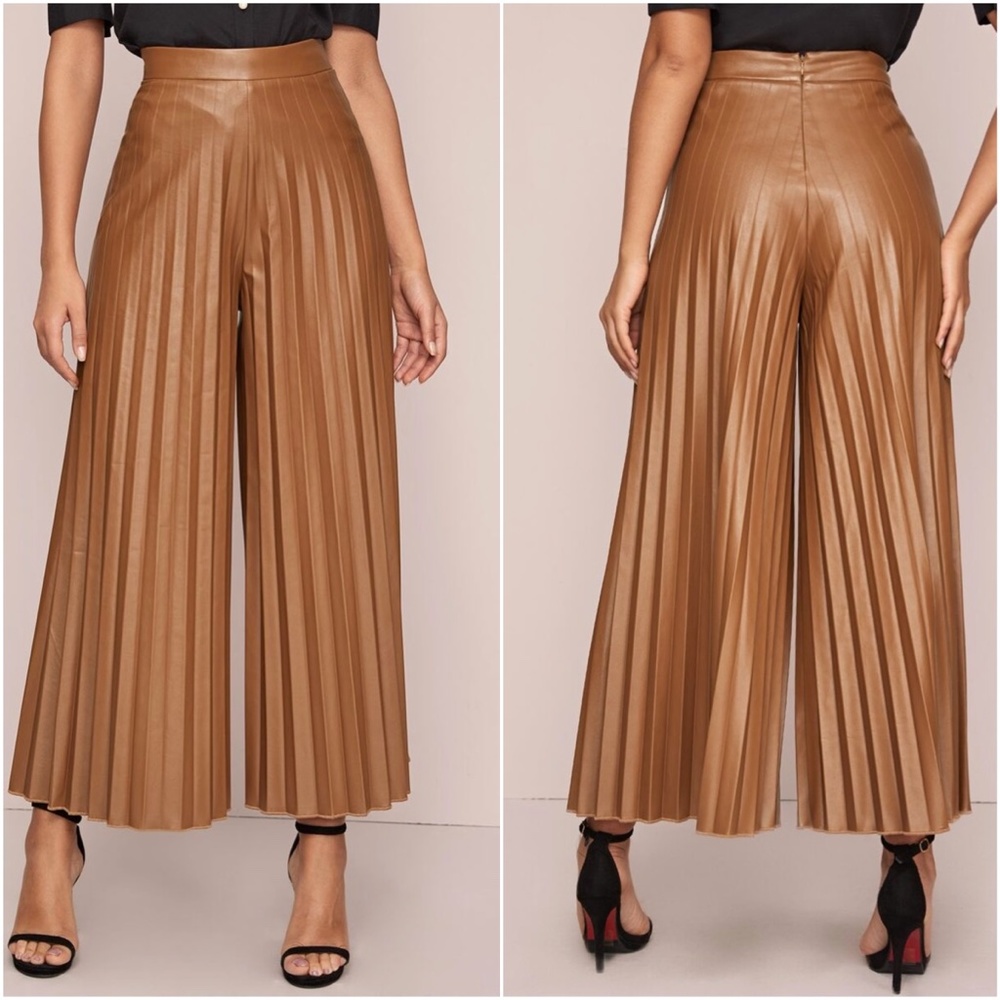 White Accordion Vegan Leather Palazzo Wide Pants - Picture 5 of 12